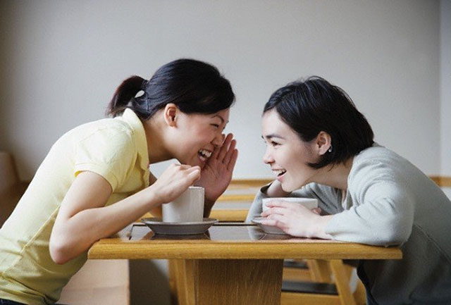 Dù anh chị em bạn bè thân thiết 3 chuyện không nên kể