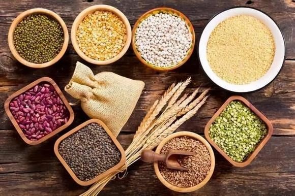 Ngũ cốc nguyên hạt là một phần quan trọng trong chế độ ăn uống, cung cấp chất xơ, khoáng chất và các dưỡng chất thiết yếu, tạo thành một “gói dinh dưỡng hoàn chỉnh” cho Sh88bet đăng ký miễn phí.