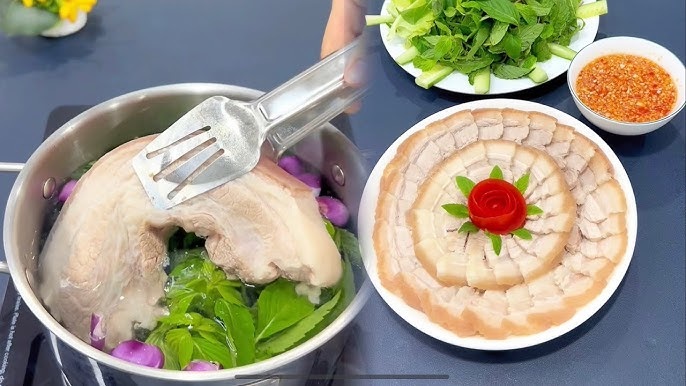 Luộc thịt lợn 90% bà nội trợ mắc phải sai lầm này: Thịt mất ngon, hết cả chất bổ