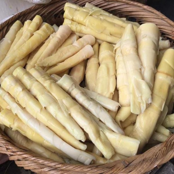 Măng là một loại rau có vị ngọt thanh, độ giòn hấp dẫn và chứa hàm lượng chất xơ thô cao