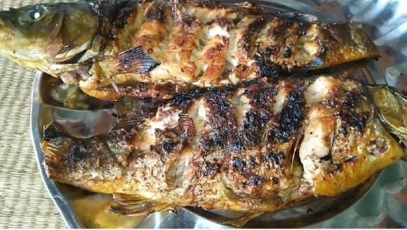 Mặc dù cá nướng rất ngon, nhưng trong quá trình nướng cá ở nhiệt độ cao, các chất gây ung thư như benzopyrene và heterocyclic amin có thể sinh ra. 