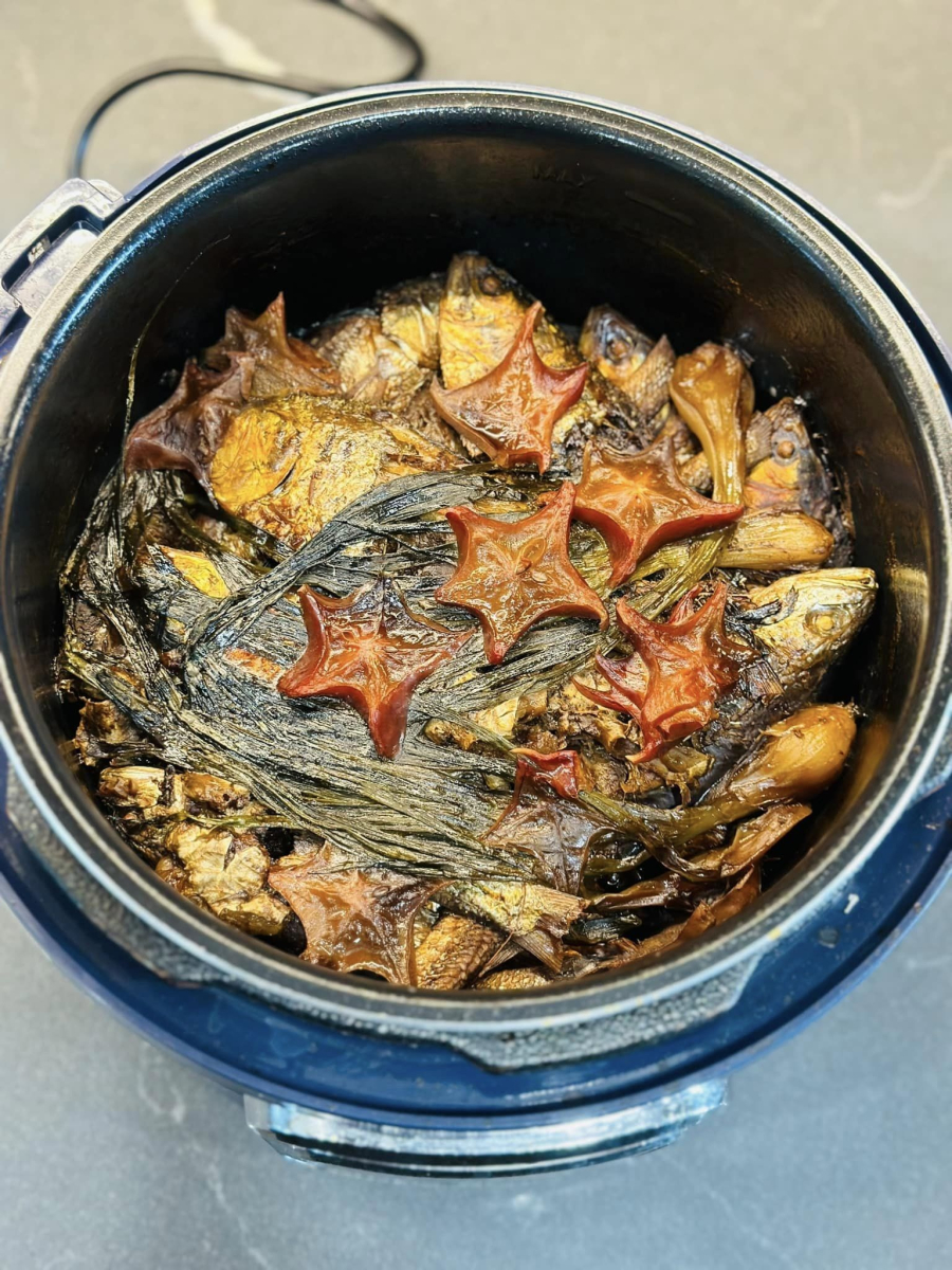 Cá mòi kho ngấm đều gia vị, xương nục, thịt mềm ngon