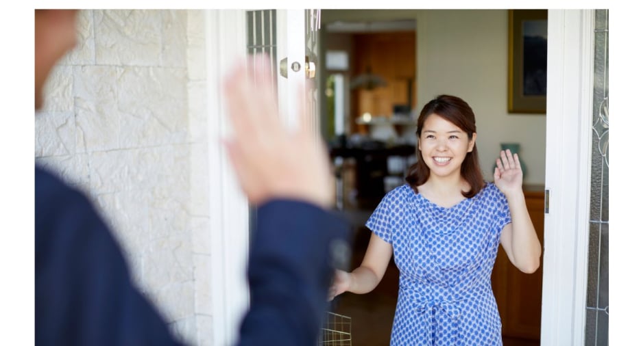 Người tích cực tới nhà mang theo năng lượng vui vẻ