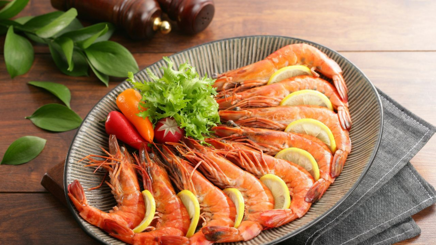 Chỉ cần chú ý một chút bạn sẽ có thành phẩm tôm luộc rất đẹp và ngon