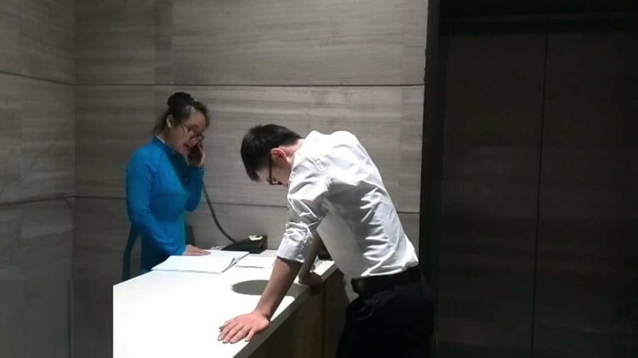 Nhận phòng khách sạn cứ ghé tai nói với lễ tân câu này, ở ít ngày cũng được hưởng lợi lớn