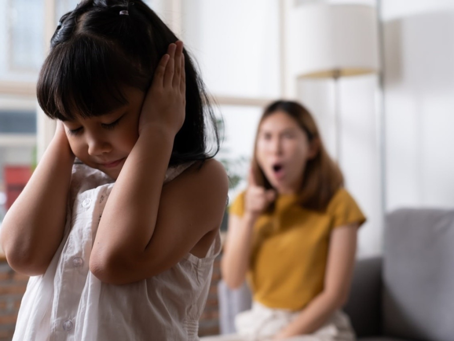 Cha mẹ 'độc tài' con cái khó sống: 7 kiểu cha mẹ khiến con khổ sở, muốn tránh thật xa  