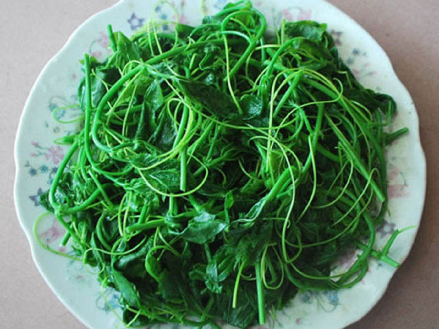 Để giữ được độ giòn và hương vị đặc trưng, hãy rửa sạch rau bằng nước muối loãng trước khi chế biến và tránh nấu quá lâu