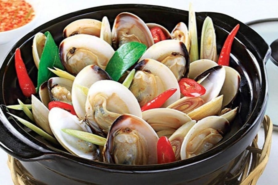 Với hàm lượng vitamin B12 dồi dào, ngao giúp tạo hồng cầu khỏe mạnh và duy trì hệ thần kinh. 