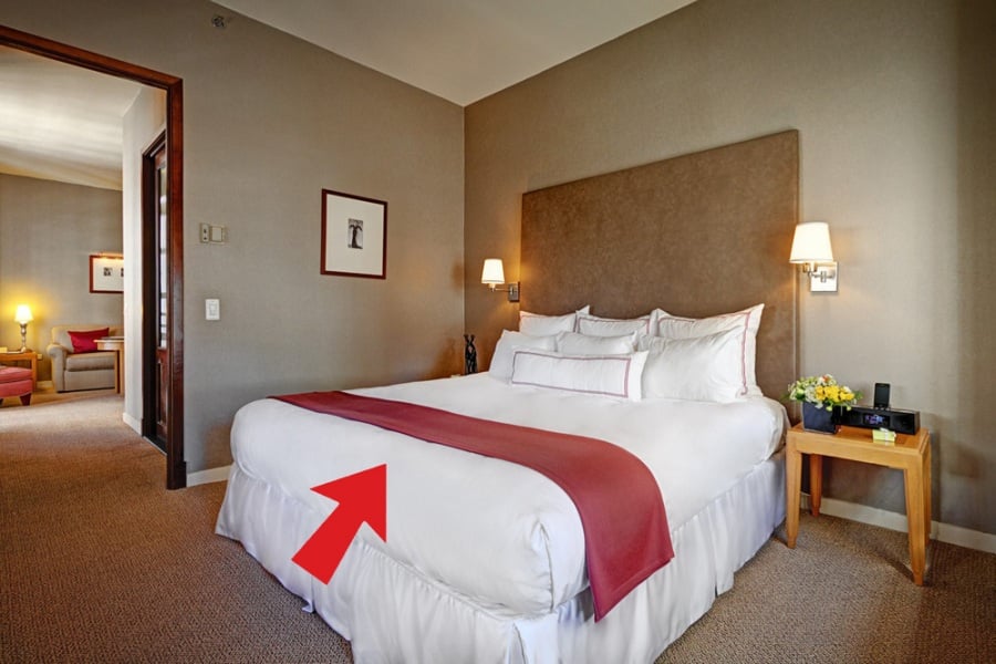 Với những khách sạn từ 3 sao trở lên, bed runner gần như là vật dụng “bắt buộc” để nâng tầm thẩm mỹ cho căn phòng.