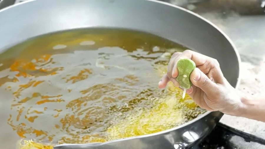 Chanh giúp chiên rán nhanh gọn, ngon hơn
