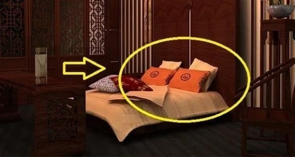 Trong phong thủy, việc đặt giường ngủ đối diện với cửa là điều kiêng kỵ, vì có thể ảnh hưởng đến sức khỏe của người nằm. 
