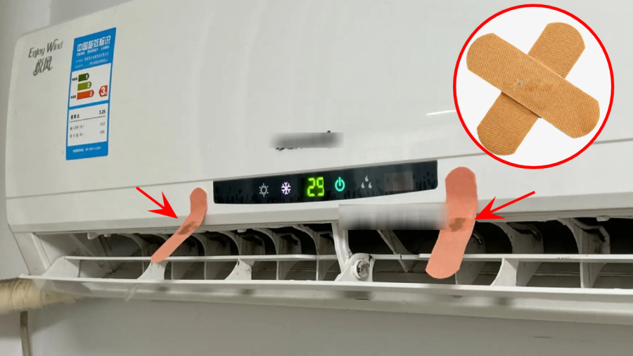 Dán urgo có thấm tinh dầu lên điều hòa sẽ giúp không khí trong phòng dễ chịu hơn.