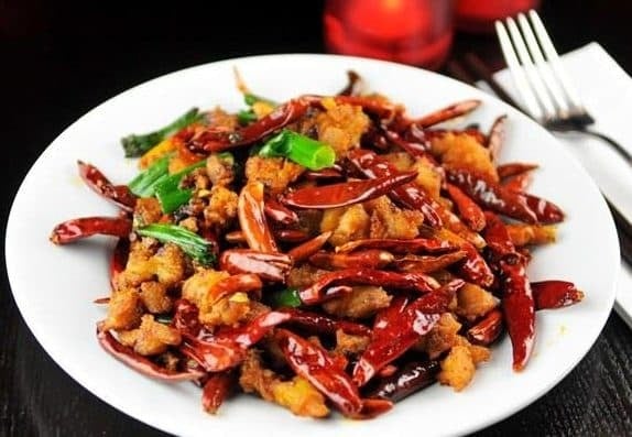 Một Shbet888.com tỷ lệ cược cao được công bố trên tạp chí Molecules năm 2022 cho thấy capsaicin có thể giúp ngăn ngừa béo phì. 