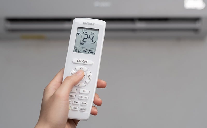 Điều hòa sử dụng công nghệ Inverter có khả năng tự điều chỉnh công suất làm lạnh theo nhiệt độ thực tế trong phòng.    