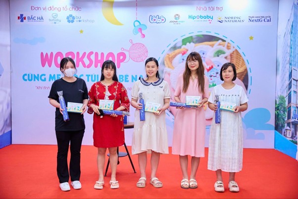 PM NextG Cal đồng hành cùng workshop “Cùng mẹ móc túi tỏi bé na”.