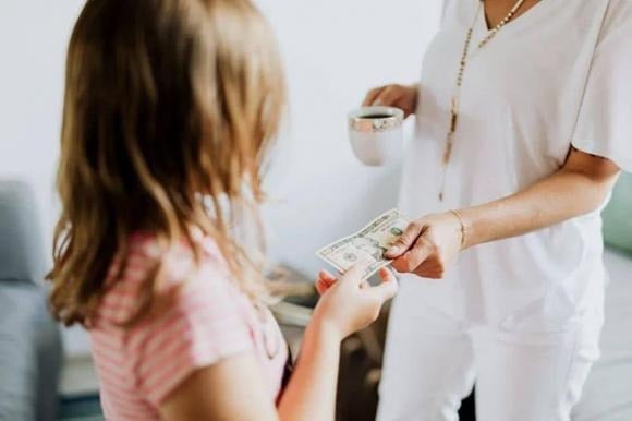 Theo các Shbet888.com tỷ lệ cược cao tâm lý học, những người trưởng thành có xu hướng tiêu xài thiếu kiểm soát thường từng sống trong môi trường thiếu thốn hoặc bị giới hạn khắt khe về Shbet800 tải ứng dụng khi còn nhỏ.
