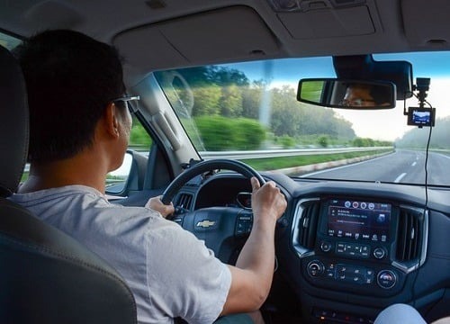 Những người đàn ông không sở hữu xe thường gặp bất tiện mỗi khi di chuyển, đặc biệt là khi cần đi xa.