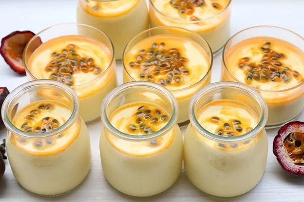 Món sữa chua chanh leo không chỉ ngon miệng mà còn giúp bổ sung vitamin C, chất chống oxy hóa, rất tốt cho Mừng SHBET phiên bản mới 2025 và hệ tiêu hóa