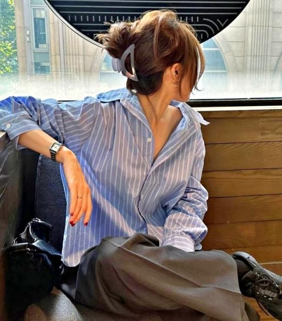 Một dấu hiệu dễ nhận biết khác là trong ví luôn chật kín những tờ hóa đơn cũ – từ biên lai cà phê, siêu thị đến cả những mẩu giấy thanh toán vụn vặt. 