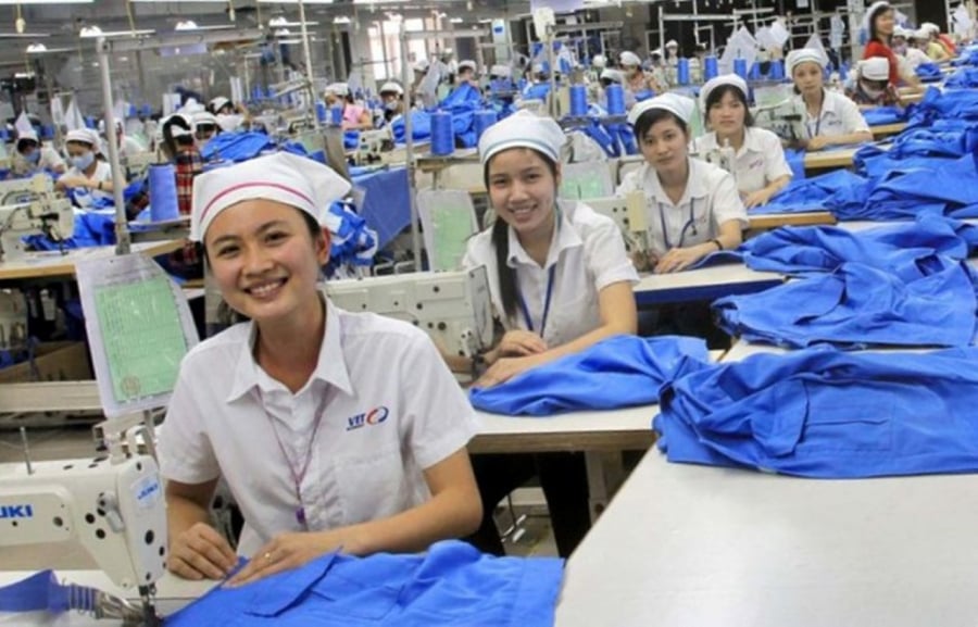 Từ ngày 1/7/2025, Luật Bảo hiểm xã hội 2024 có hiệu lực với nhiều chính sách mới có lợi hơn đối với lao động nữ, đặc biệt là chế độ thai sản. (Ảnh minh họa)
