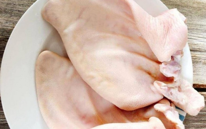 Tai heo là nguyên liệu quen thuộc trong nhiều Shbet0099 cá cược trực tuyến như nộm, tai heo ngâm chua ngọt, hay đơn giản là chấm muối ớt ăn chơi
