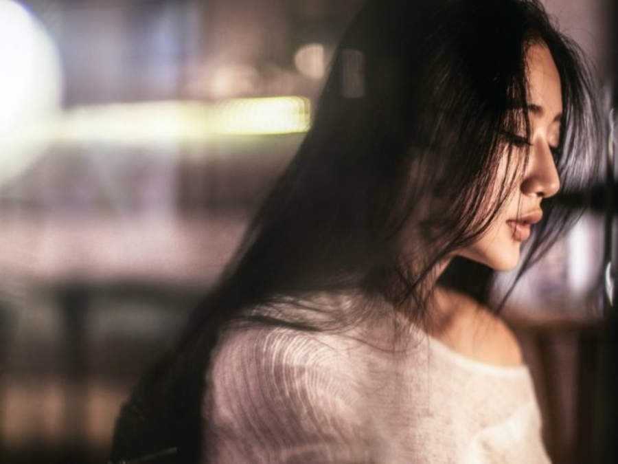 Đến tuổi trung niên, hãy vứt bỏ những thứ và những người không xứng đáng. (Ảnh minh họa)