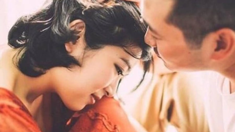 Về mặt sinh học, phụ nữ trải qua nhiều giai đoạn khác nhau trong đời như chu kỳ kinh nguyệt, thai kỳ, thời gian hồi phục sau sinh hay giai đoạn mãn kinh. 