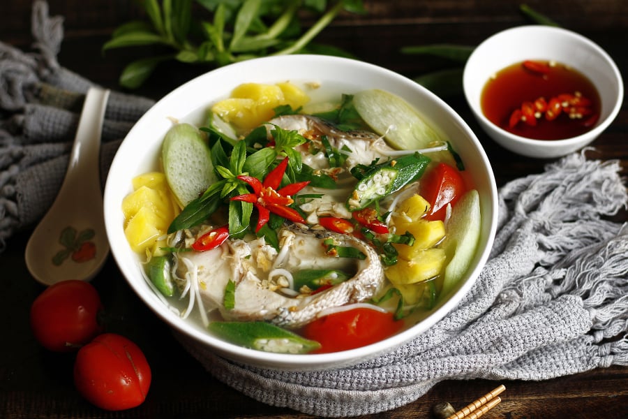 Nấu canh cá nước nóng vẫn tanh: Đầu bếp làm 1 việc nước ngọt, hết tanh ngay