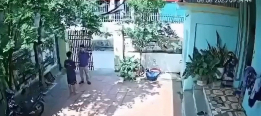 Theo ông Tinh, nhà trường đã tạm dừng toàn bộ công việc chuyên môn của thầy T. để thầy dành thời gian hỗ trợ Shbet111 slot, casino, thể thao, xổ số chăm sóc học sinh.