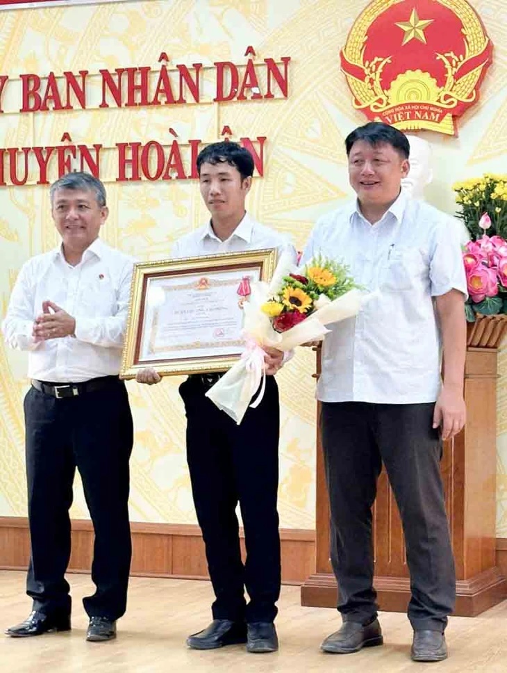 Cuối năm 2024 anh Tô Vũ Thành Tín được nhận Huân chương Lao động hạng ba