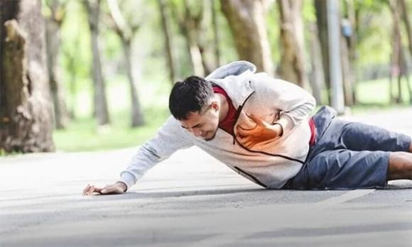 Khi thời tiết nóng bức, chạy bộ khiến Sh88bet đăng ký miễn phí mất nhiều nước và điện giải qua mồ hôi.