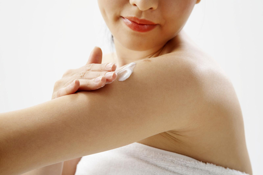 Hãy tập thói quen thoa kem chống nắng body mỗi ngày