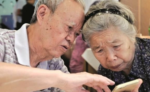 Một khảo sát mới đây của Empower cho thấy người Mỹ cho rằng nên bắt đầu tiết kiệm hưu trí từ khoảng 27 tuổi và nghỉ hưu vào 58 tuổi. 