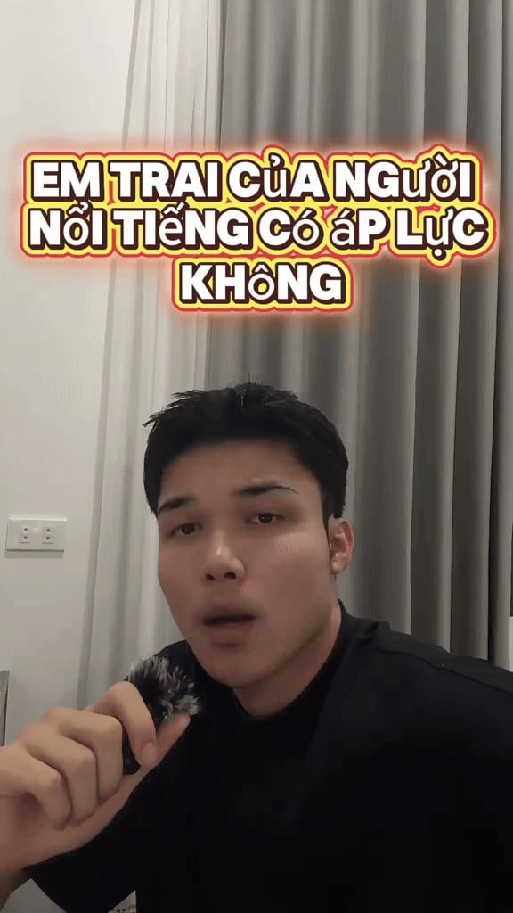 Văn Hùng – em trai út của Hòa Minzy, sinh năm 2000, hiện sinh sống tại TP.HCM. 