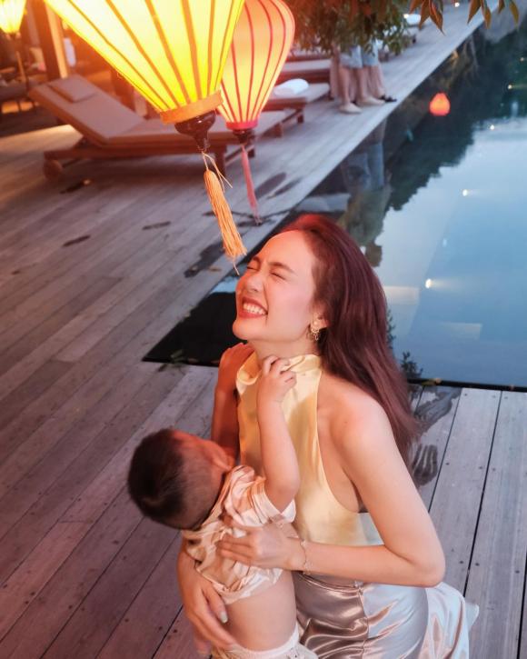 Minh Hằng gây choáng khi chi số tiền 