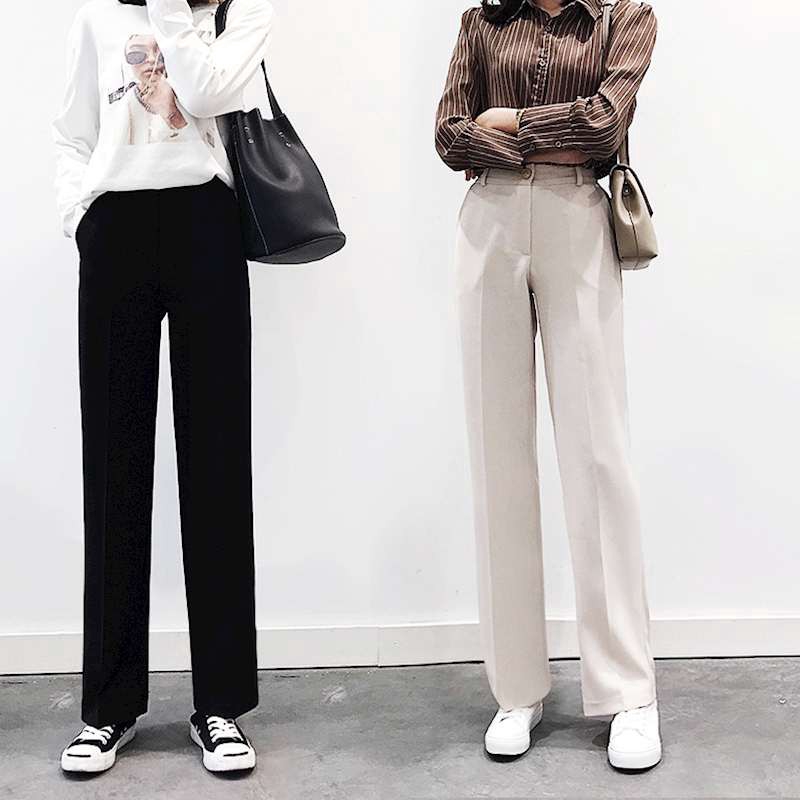 . Nằm giữa hai sắc độ đối lập, xám không quá phô trương nhưng lại mang tính ứng dụng cao. 