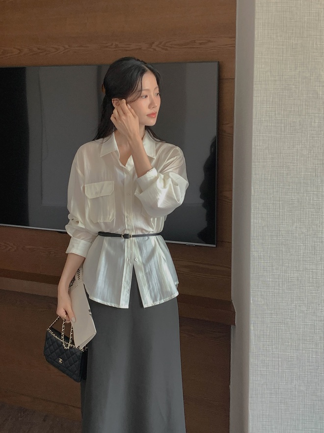 Một chiếc sơ mi dài tay tông trung tính là món đồ “không thể thiếu” trong tủ quần áo