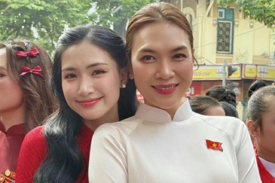 Hòa Minzy hội ngộ Mỹ Tâm sau ồn ào bị so sánh, phản ứng của đàn chị gây chú ý