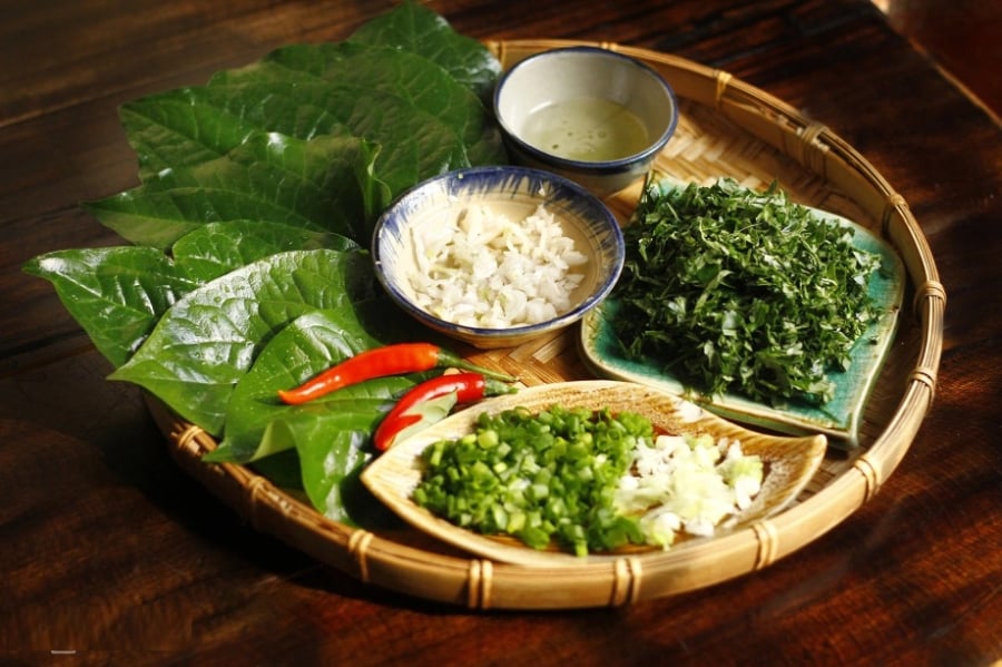 Lá lốt cuốn chả cứ thêm 1 bước này: Miếng đều tăm tắp, không sợ thâm đen
