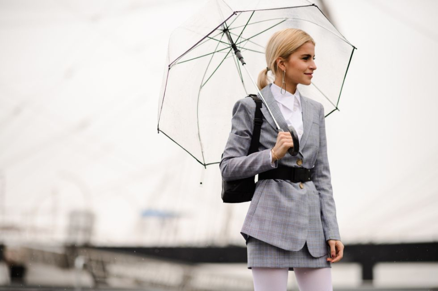  Một chiếc blazer dáng nhẹ nhàng sẽ giúp tổng thể mềm mại, cân bằng được tỷ lệ Sh88bet đăng ký miễn phí và tạo sự duyên dáng cho người mặc.