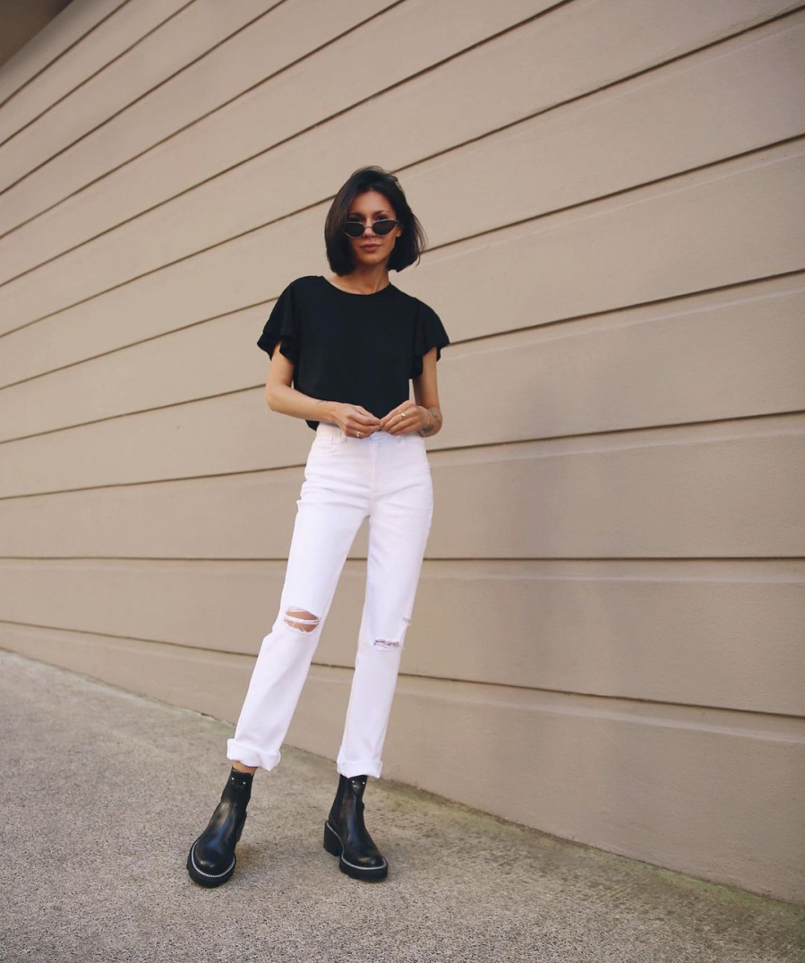 Một đôi boots mũi nhọn hoặc mũi thuôn dài sẽ là lựa chọn sáng suốt, giúp tạo cảm giác Shbet888 phiên bản mới nhất và dáng người cân đối hơn.