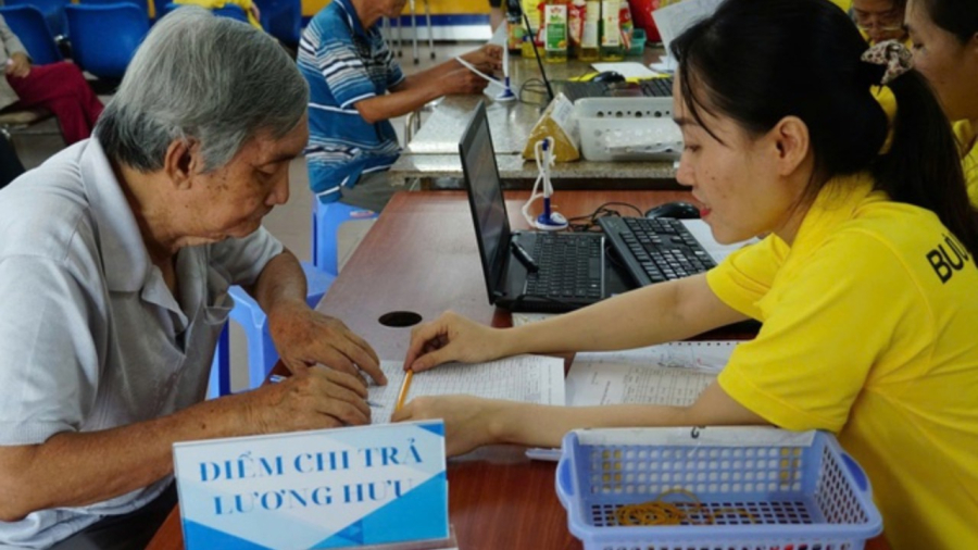 Đóng BHXH đủ 25 năm, nghỉ hưu năm 2025, nhận lương mỗi tháng bao nhiêu?