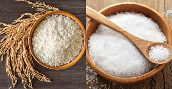 Trong mâm cúng chúng sinh thường có muối và gạo. 