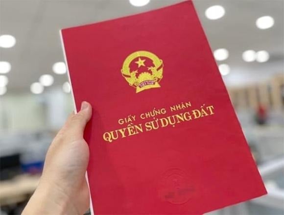 UBND cấp xã sẽ tiến hành kiểm tra thực địa, xác định vị trí, ranh giới thửa đất và hiện trạng sử dụng. 