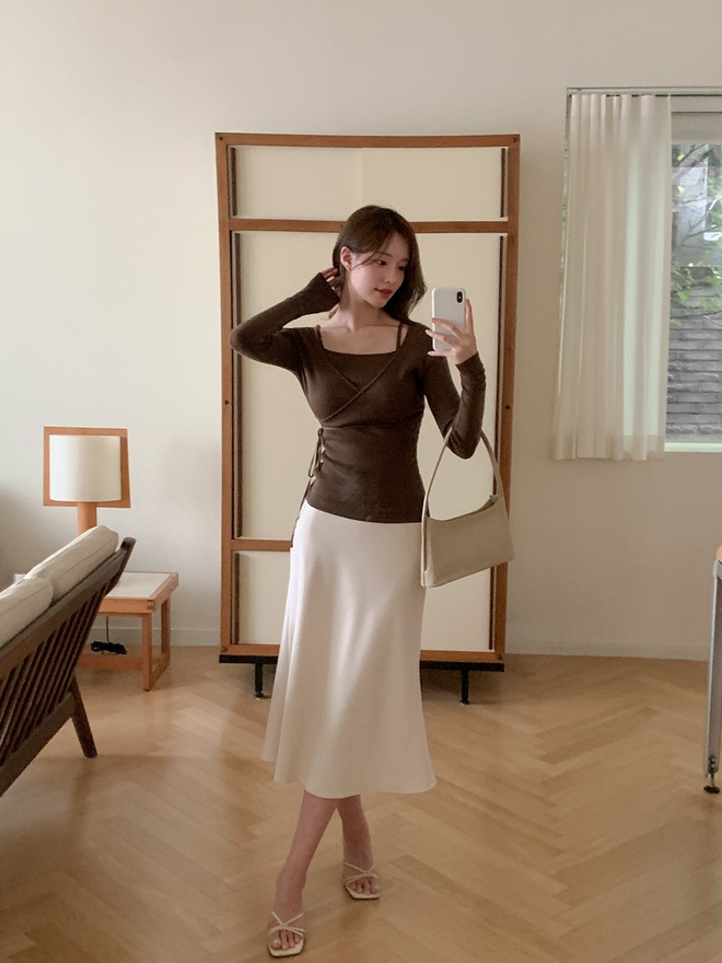 Chính sự đơn giản của màu trắng lại mang đến vô vàn cách phối đồ đa dạng