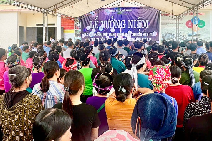 Sáng 10/9, tại xã Phúc Khánh, tỉnh Lào Cai, chính quyền địa phương cùng đông đảo người dân tổ chức lễ tưởng niệm tròn một năm ngày xảy ra trận lũ quét thảm khốc ở thôn Làng Nủ, cướp đi sinh mạng của 67 người.    