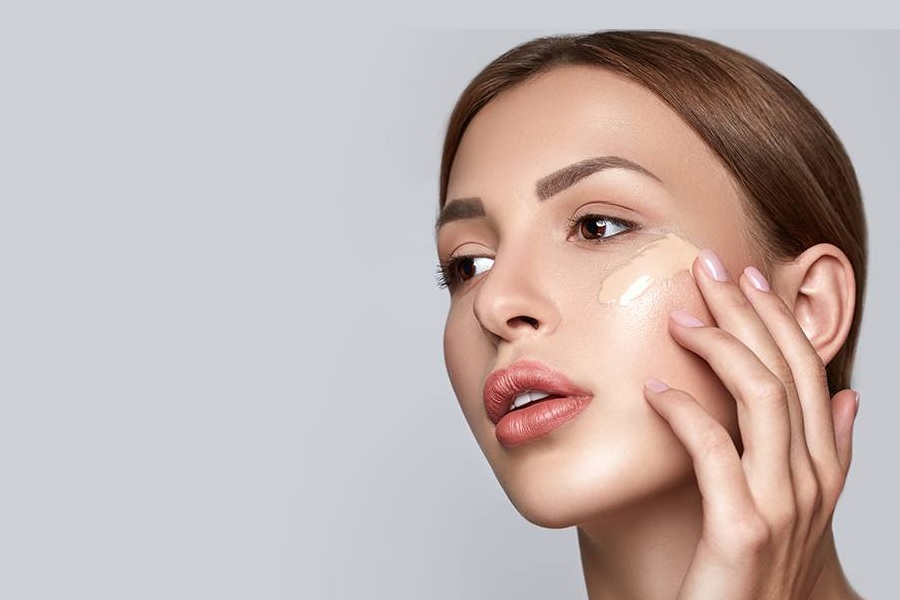 Nhiều sản phẩm còn chứa chất chống oxy hóa, vitamin hoặc peptide, mang lại lợi ích chăm sóc da lâu dài.