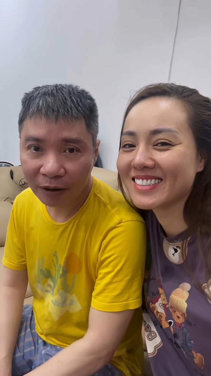 Ngọc Hà tâm sự, cả hai không muốn chia sẻ những hình ảnh kém vui trong thời gian Công Lý điều trị để khán giả không phải lo lắng. 