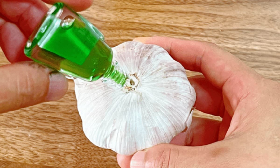 Mẹo vặt từ dầu gió và tỏi