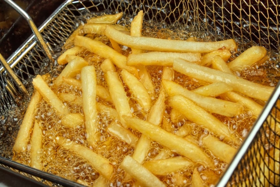 Chiên khoai tây thêm bước này trước khi thả vào chảo dầu: Khoai giòn rụm, vàng ươm, không ỉu